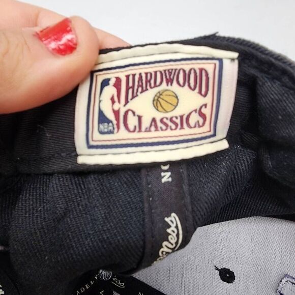 Los Angeles Lakers Vintage Mitchell & Ness Purple Blackout Snap Back Adjustable - Picture 8 of 8